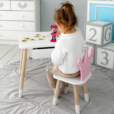 Дитячий столик білий і стільчик корона біло-рожевий. Столик із шухлядою для олівців і розмальовок 56787