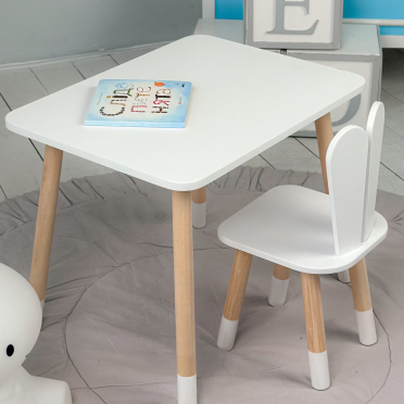 Прямокутний стіл та стіл дитячий білосніжний зайчик. Білий дитячий столик